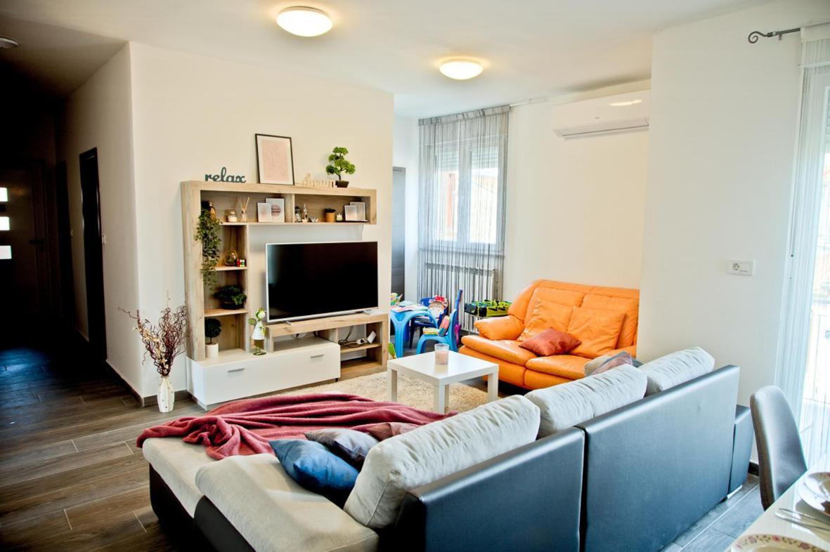 Apartment Kris Pula Eksteriør billede